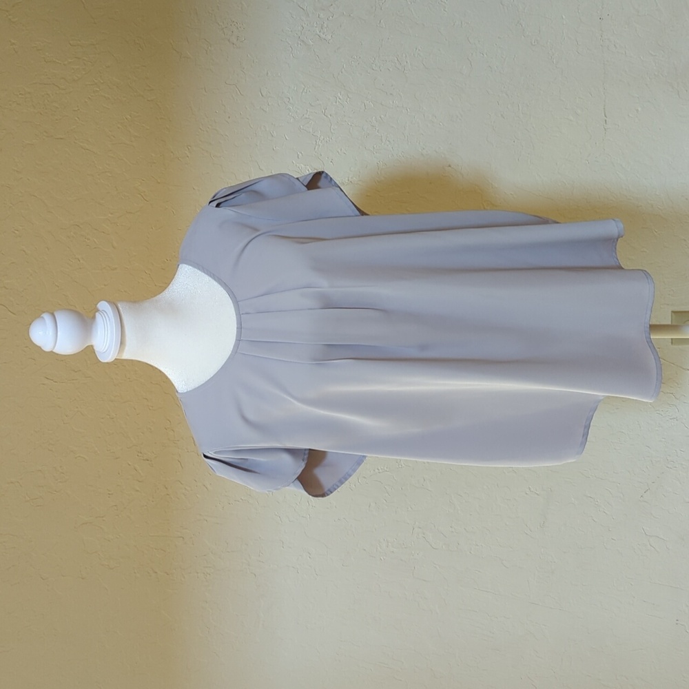 3/$20🌟Amazon Gray Flutter Sleeve Satiny Pleated Neckline Blouse Size Large - Picture 5 of 11